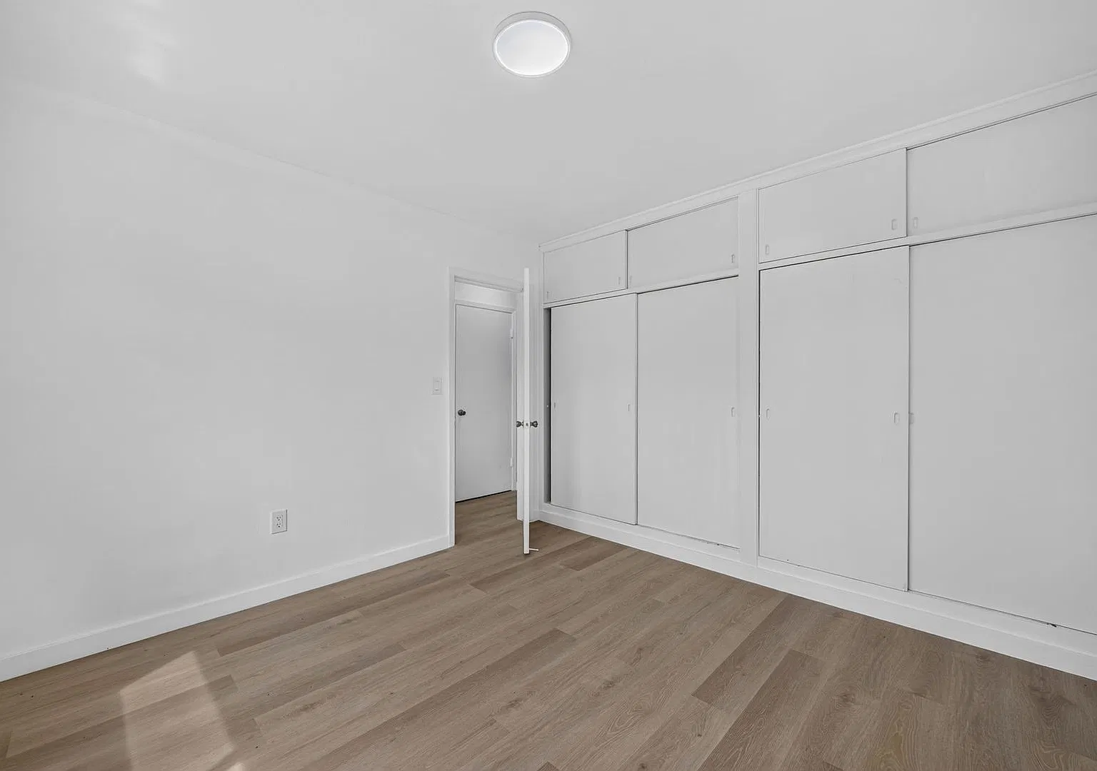 60 NW 79 LLC — Photo 4