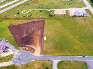 830 Rolling View Ln SE, Pine Island, MN 55963