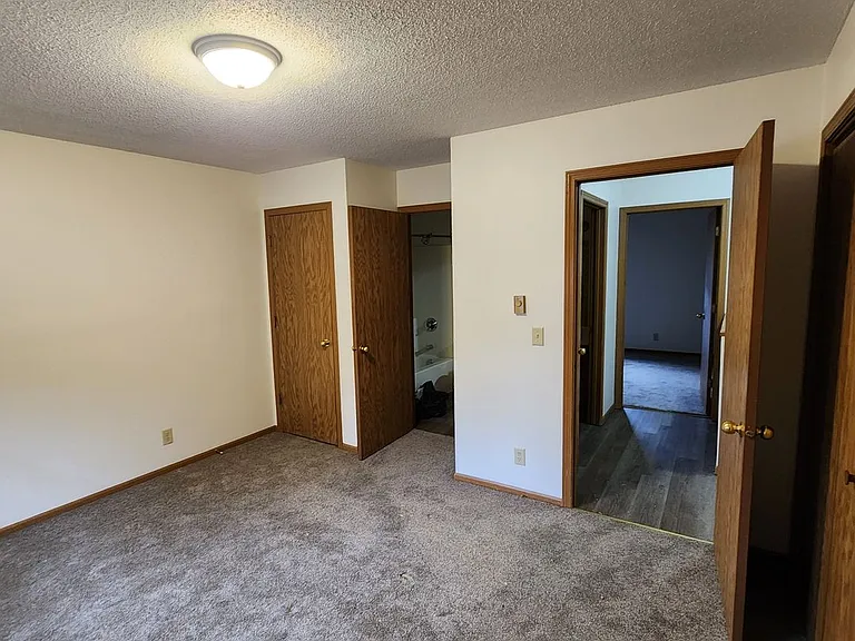 2412 Pine Ridge Rd — Photo 11