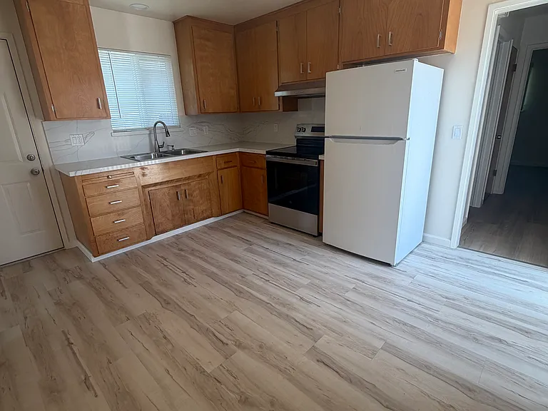 622-624 Ambrose Dr #622 — Photo 9