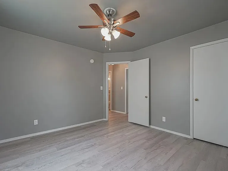 2325 Mustang St — Photo 17