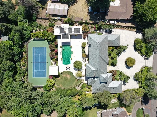 630 Laurel Dr, Sacramento, CA 95864