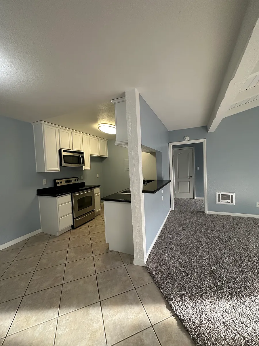 Building Photo - 1345 Cabrillo Park Dr #P4