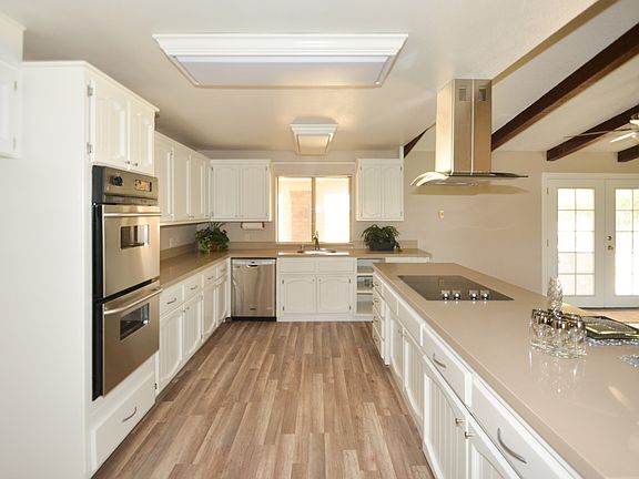 5th image of 8370 Chester Dr