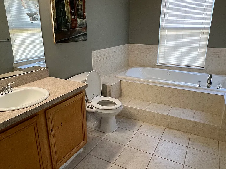 13 Topeka Ct — Photo 16