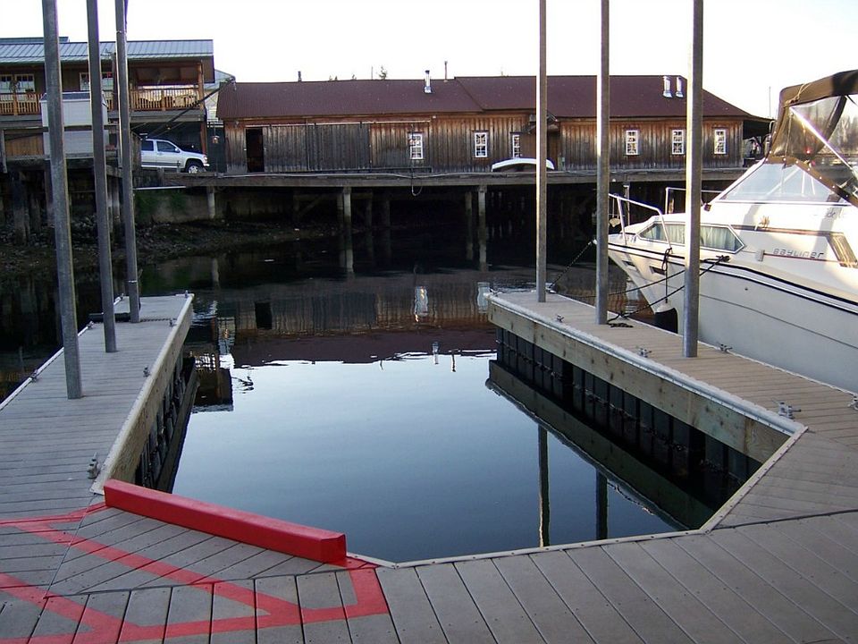 1st image of 3219 Harborview Dr #1