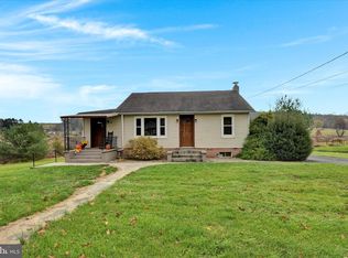 946 Deturksville Rd, Pine Grove, PA 17963