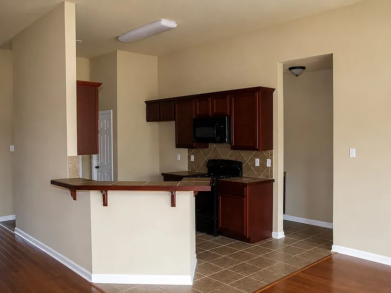 15126 Clemson Ave — Photo 3