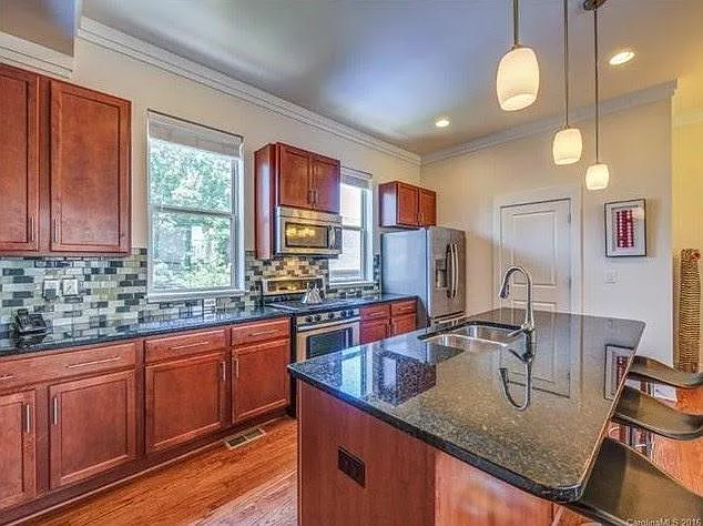 2944 Textile Way — Photo 9