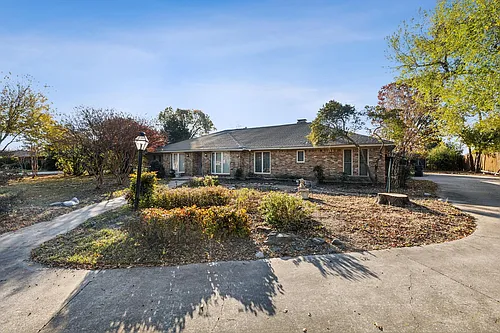 102 Sunset Dr Photo 1