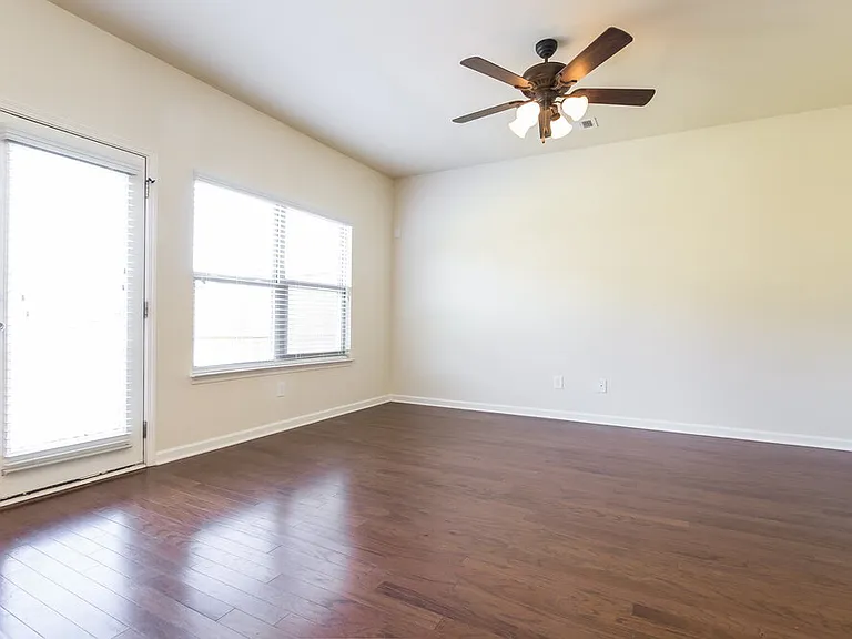 639 Ocean Ave — Photo 3