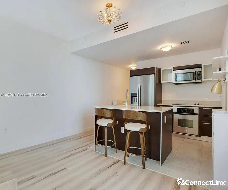 1 bed, 1.0 bath, $3,200 — Photo 2
