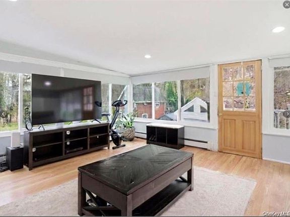 5th image of 168 W Hartsdale Avenue