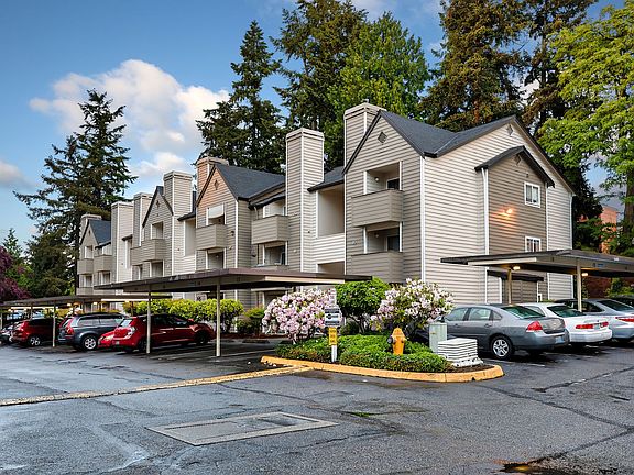 5th image of 608 S 152nd St APT B10
