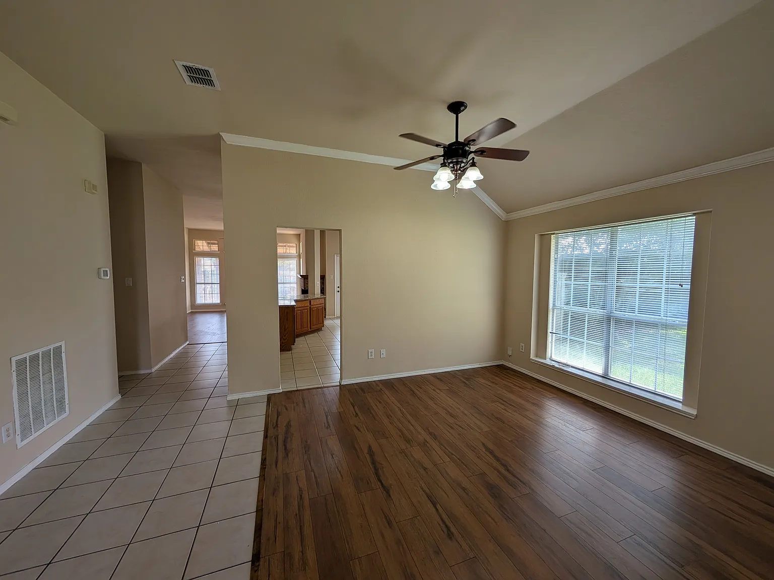 3 bed, 1785 sqft, $2,395 — Photo 3