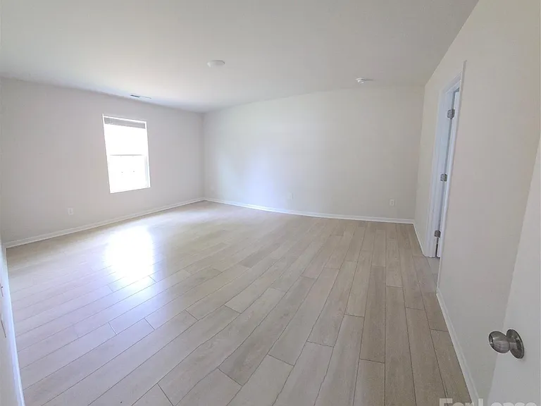 223 Brentwood Dr — Photo 11