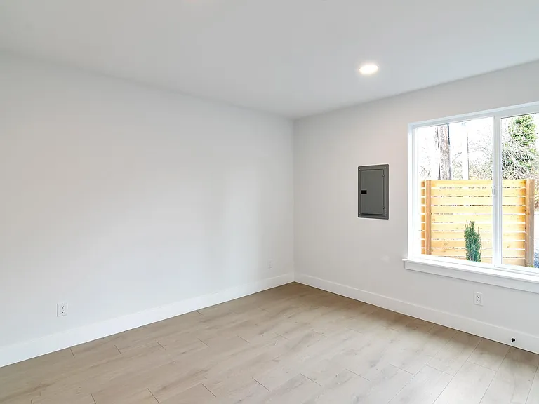 719 NW 100th St — Photo 10