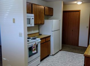 3220 9th St S #303, Moorhead, MN 56560