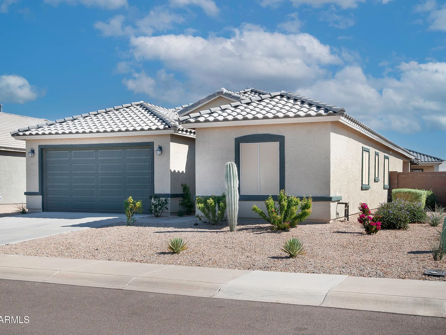 4 bed, 2.0 bath, 6970 sqft, $1,995 — Photo 2