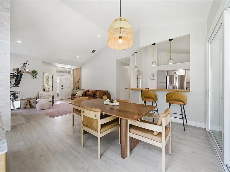 17633 Esprit Dr — Photo 6