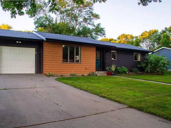 113 5th St S, Raymond, MN 56282