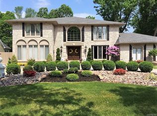 125 Crestwood Ln, Buffalo, NY 14221