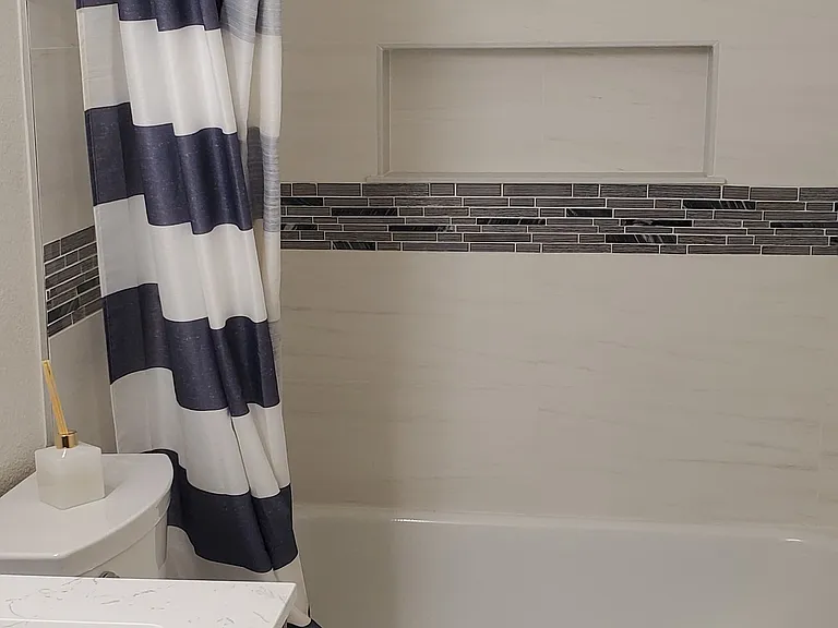 2445 Clayton Cir — Photo 30