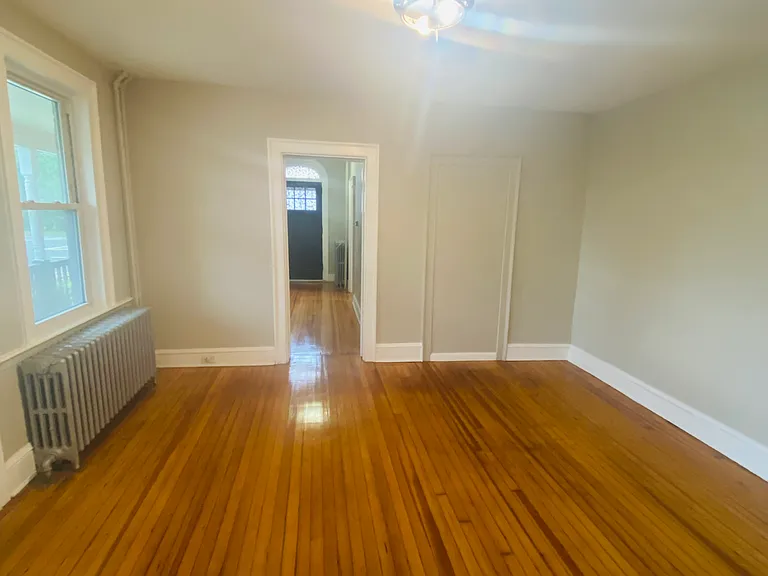 860 Windsor Ave #1 — Photo 5