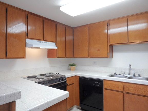 5th image of 8611 Lemon Ave APT 04