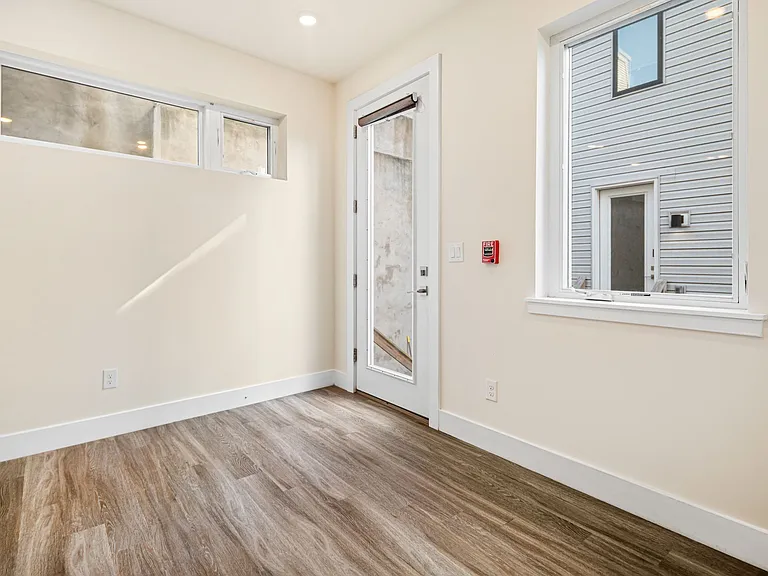 1836 Frankford Ave #4 — Photo 4