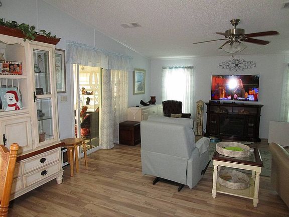 3rd image of 3076 Bay Springs Trl