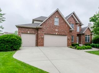 5523 Kanlow Dr, Naperville, IL 60564