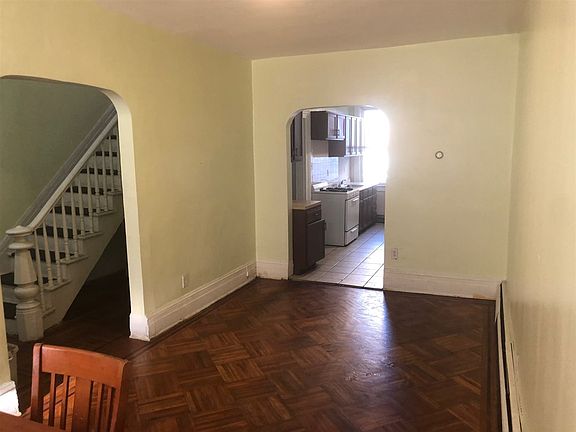 3rd image of 400 Summit Ave #1