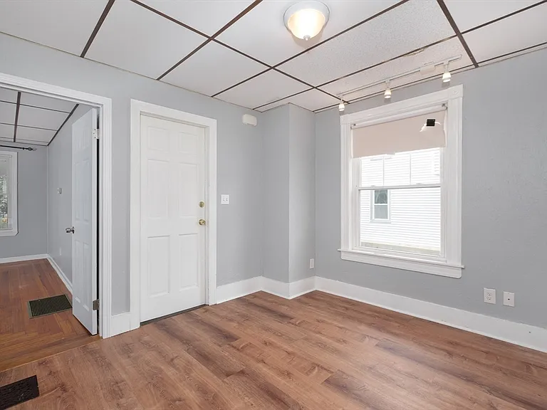 18 Chestnut St #1 — Photo 4
