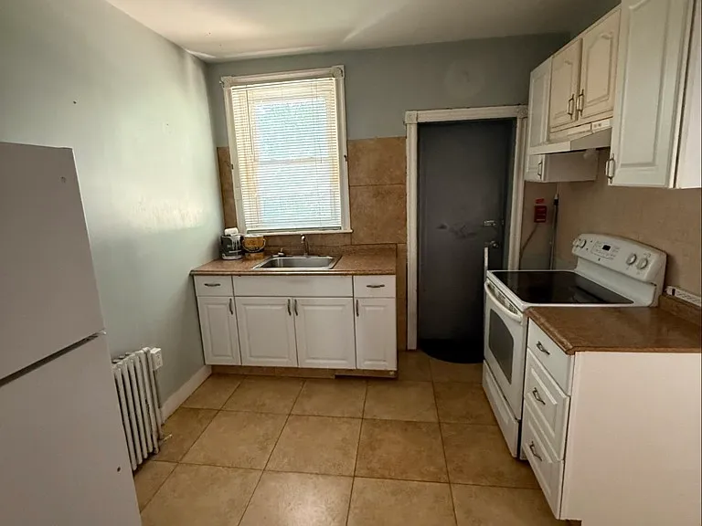 4932 Chestnut St #1 — Photo 9