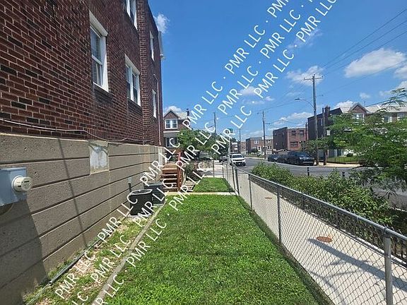 4th image of 4344 Vista St Floor 1