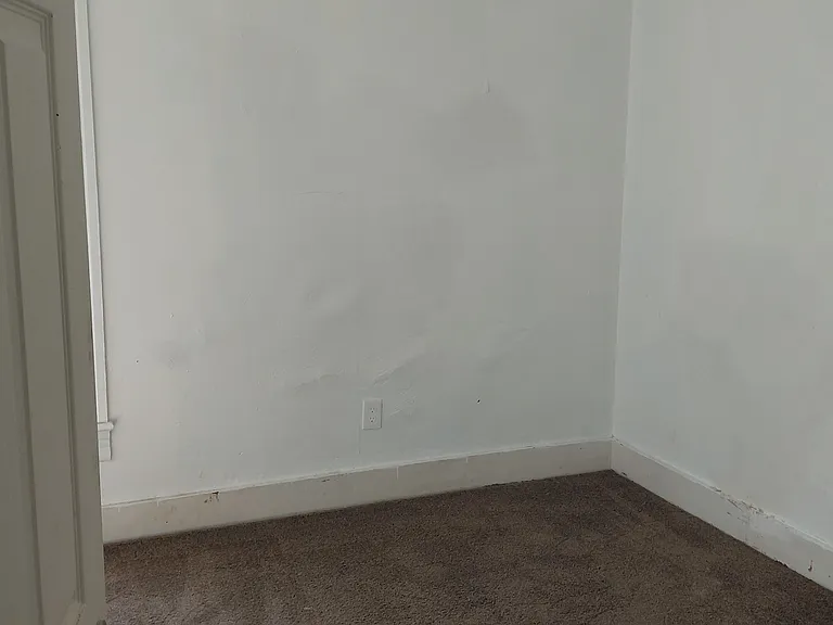 56 Montgomery St #2 — Photo 3
