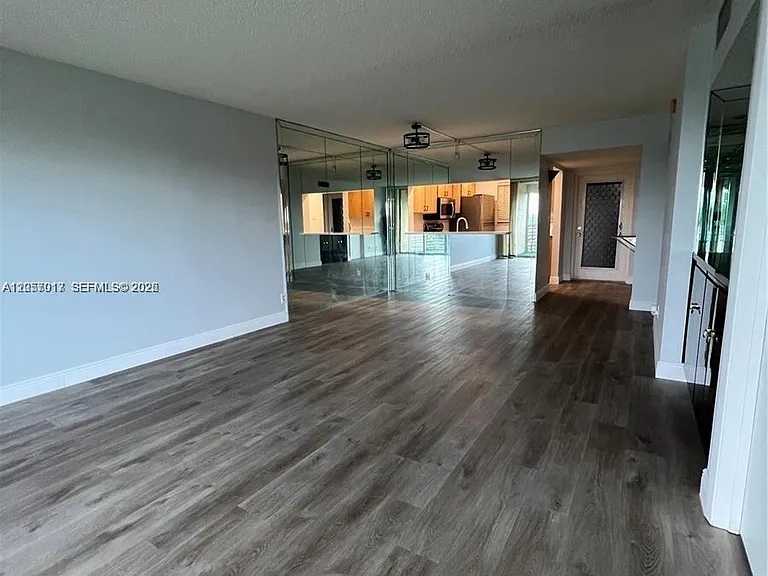 9520 Seagrape Dr #403 — Photo 4