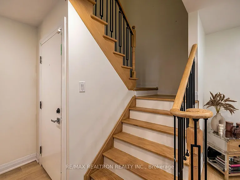 14 Styles Cres #UPPER — Photo 16