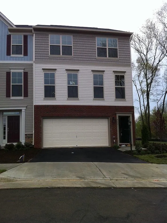 Building Photo - 42641 Macauley Pl