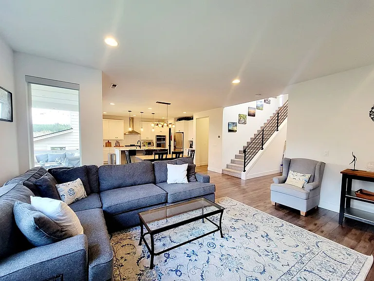 2416 NE Redford St — Photo 14