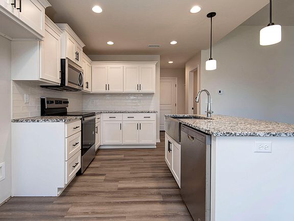 4th image of 1301 S Mahn Avenue