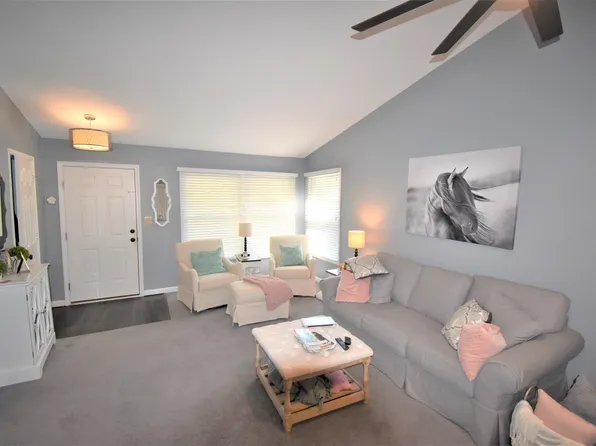 1122 E Miller Dr #1122, Bloomington, IN 47401