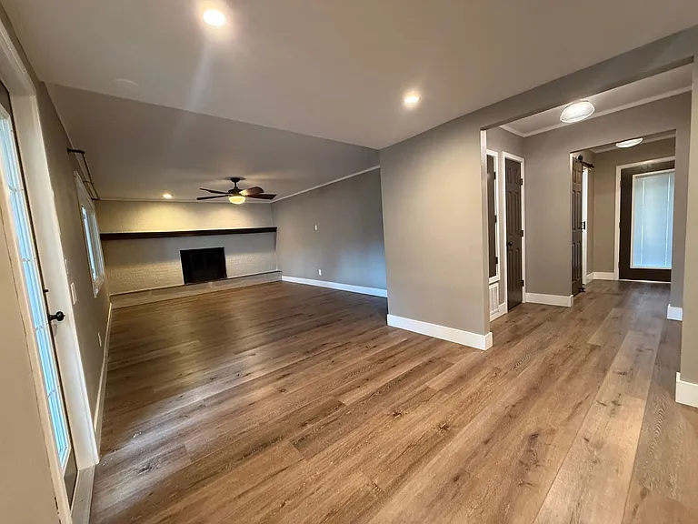 3636 Dame St — Photo 23