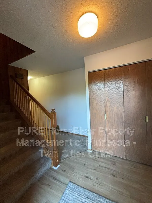 3 bed, 2.0 bath, 1800 sqft, $2,175 — Photo 3