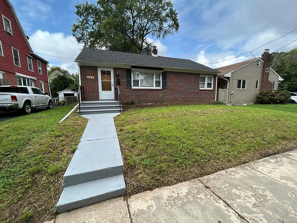 235 Columbia Ave