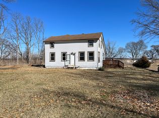 5597 E Boy Scout Rd, Saint Anne, IL 60964