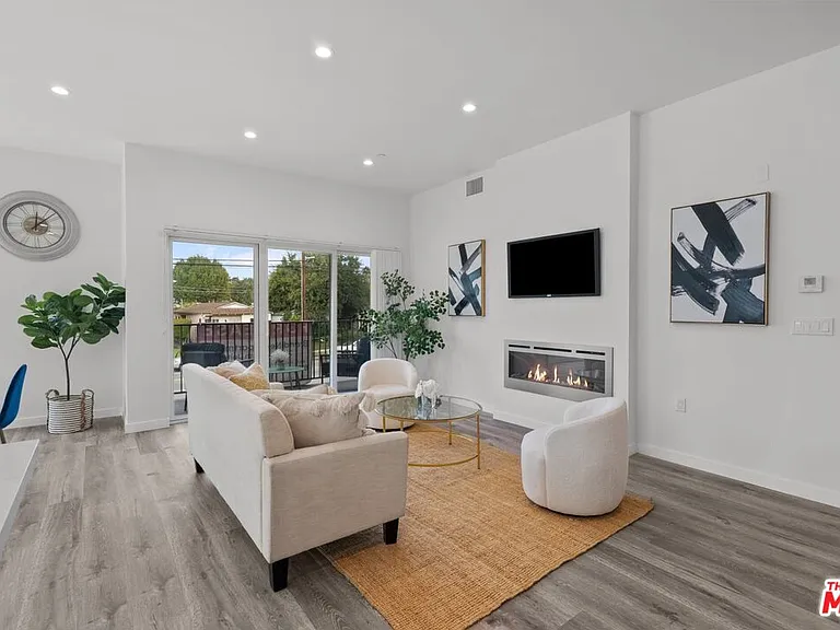 5114 Cahuenga Blvd #3 — Photo 5
