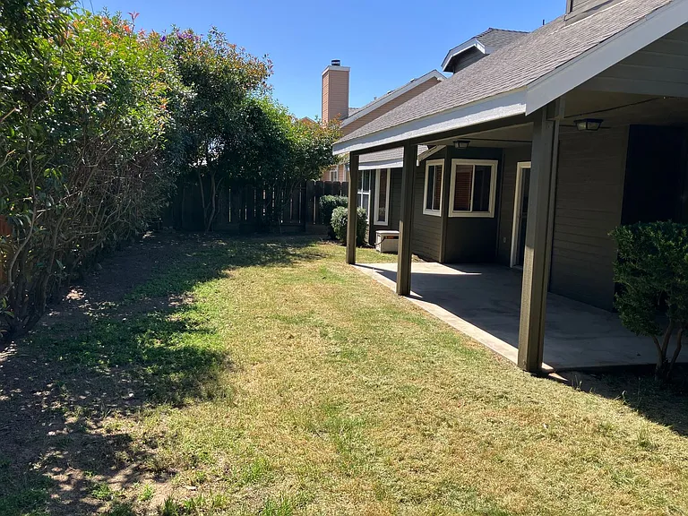 2704 Snyder Ave — Photo 23