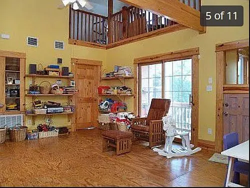 5 bed, 3258 sqft, $5,200 — Photo 2